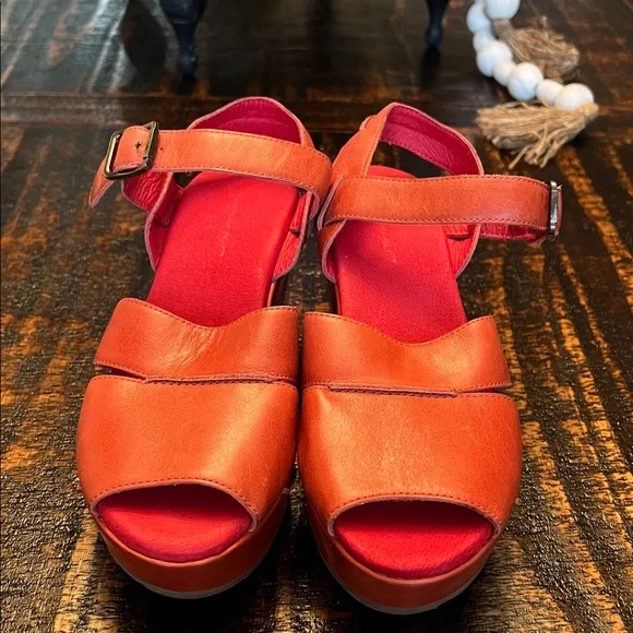 Chocolat Blu Open-Toe Wedge Sandals size 7 - Picture 3 of 5